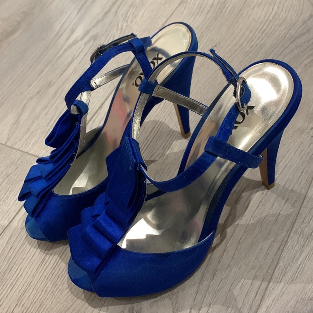 XOXO blue high heels
